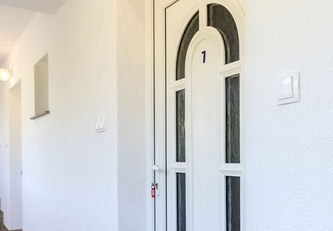 Квартира-студия на Novalja - Квартира-студия в Новалье с видом на море, террасой, кондиционером, Wi-Fi (3565-7) Квартира-студия на Novalja - Квартира-студия в Новалье с видом на море, террасой, кондиционером, Wi-Fi (3565-7)