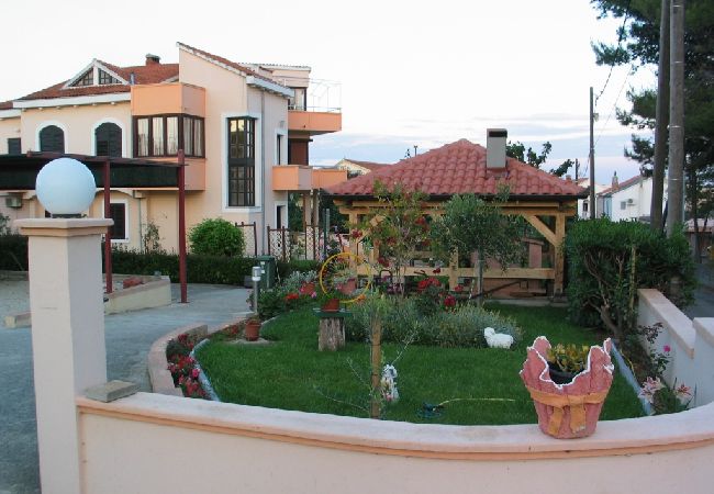 Апартаменты на Privlaka - Ferienwohnung in Privlaka mit Terrasse, Klimaanlage, W-LAN, Waschmaschine (821-2) Апартаменты на Privlaka - Ferienwohnung in Privlaka mit Terrasse, Klimaanlage, W-LAN, Waschmaschine (821-2)