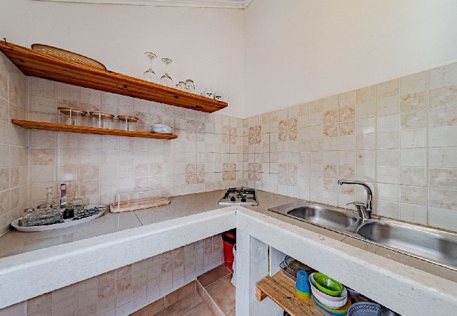 Дом на Žrnovo - Робинсон дом в Žrnovo c Вид на море, терраса (3637-2) Дом на Žrnovo - Робинсон дом в Žrnovo c Вид на море, терраса (3637-2)