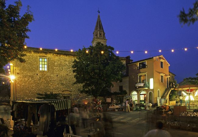 Апартаменты на Novigrad - Aпартамент в Новиград c терраса, Спутниковое / кабельное телевидение, WIFI, Балкон / Терраса (3663-1) Апартаменты на Novigrad - Aпартамент в Новиград c терраса, Спутниковое / кабельное телевидение, WIFI, Балкон / Терраса (3663-1)