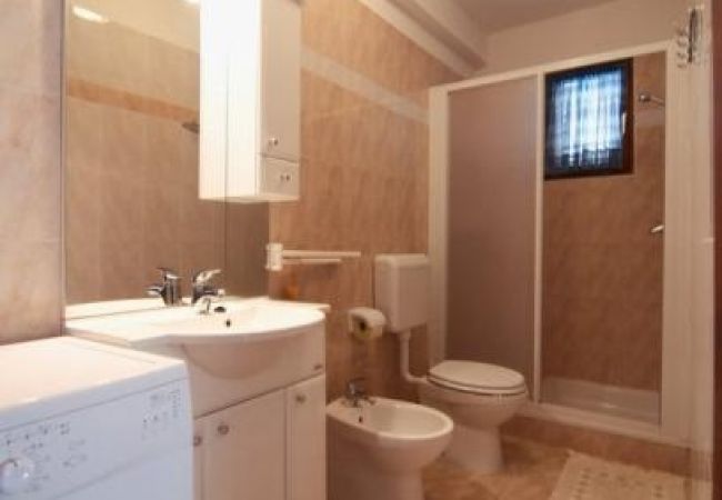 Апартаменты на Novigrad - Aпартамент в Новиград c терраса, Спутниковое / кабельное телевидение, WIFI, Балкон / Терраса (3663-2) Апартаменты на Novigrad - Aпартамент в Новиград c терраса, Спутниковое / кабельное телевидение, WIFI, Балкон / Терраса (3663-2)