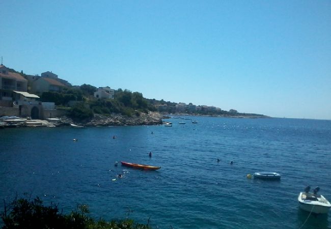 Апартаменты на Ražanj - Aпартамент в Ražanj c Вид на море, терраса, Спутниковое / кабельное телевидение, WIFI (3743-1) Апартаменты на Ražanj - Aпартамент в Ražanj c Вид на море, терраса, Спутниковое / кабельное телевидение, WIFI (3743-1)