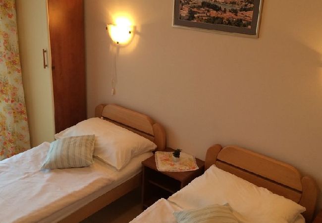 Апартаменты на Rab - Aпартамент в Раб c Вид на море, балкон, WIFI, Балкон / Терраса (3728-1) Апартаменты на Rab - Aпартамент в Раб c Вид на море, балкон, WIFI, Балкон / Терраса (3728-1)