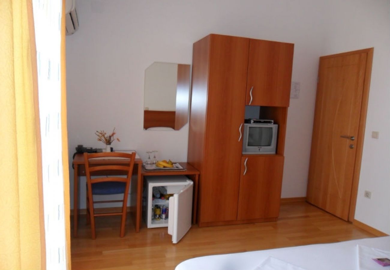 Rent by room на Novalja - Комната в Новалья c Вид на море, балкон, Спутниковое / кабельное телевидение, WIFI (3764-4)