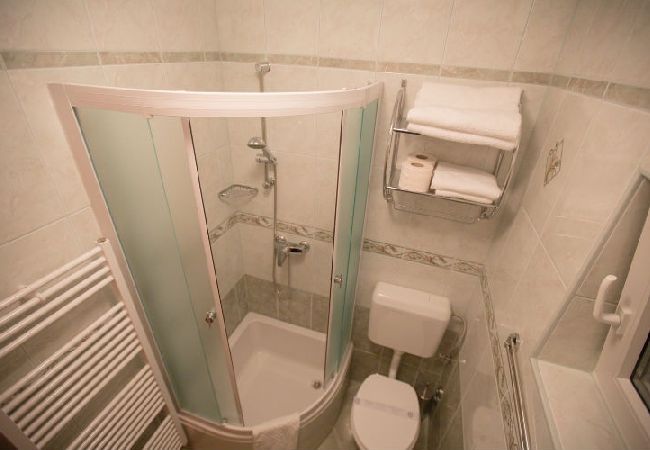 Rent by room на Novalja - Комната в Новалья c Спутниковое / кабельное телевидение, WIFI (3764-9) Rent by room на Novalja - Комната в Новалья c Спутниковое / кабельное телевидение, WIFI (3764-9)