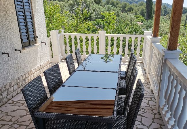 Апартаменты на Mali Lošinj - Aпартамент в Мали-Лошинь c Вид на море, терраса, Спутниковое / кабельное телевидение, WIFI (3780-2) Апартаменты на Mali Lošinj - Aпартамент в Мали-Лошинь c Вид на море, терраса, Спутниковое / кабельное телевидение, WIFI (3780-2)