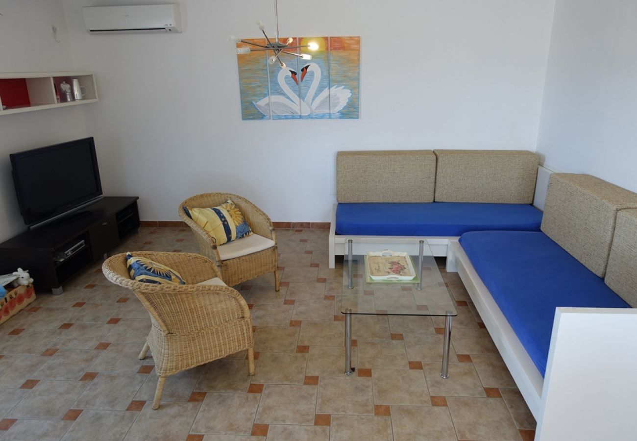 Апартаменты на Nin - Ferienwohnung in Zaton (Zadar) mit Meerblick, Terrasse, Klimaanlage, W-LAN (3796-1)