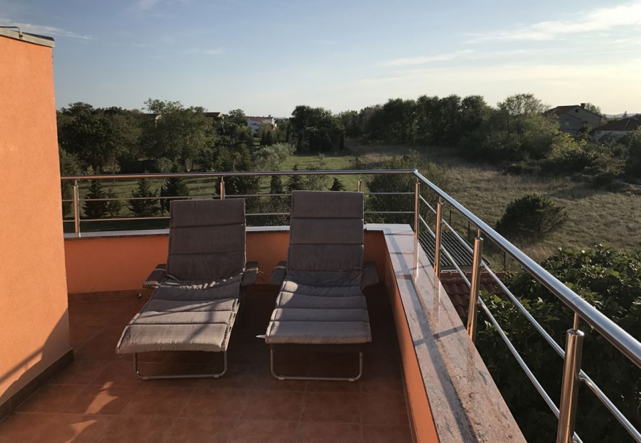 Апартаменты на Nin - Ferienwohnung in Zaton (Zadar) mit Meerblick, Terrasse, Klimaanlage, W-LAN (3796-5)