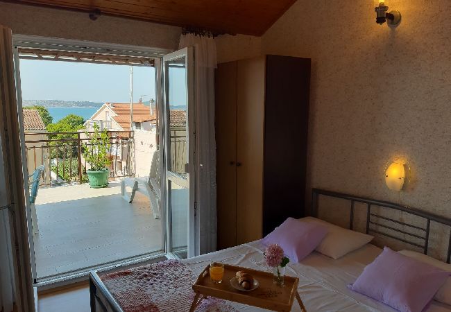 Апартаменты на Šibenik-Brodarica - Apartment in Brodarica with Seaview, Terrace, Air condition, WIFI (3814-1) Апартаменты на Šibenik-Brodarica - Apartment in Brodarica with Seaview, Terrace, Air condition, WIFI (3814-1)