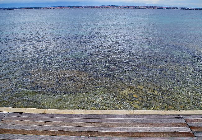 Апартаменты на Poljana - Квартира для отдыха в Поляне с видом на море, террасой, кондиционером, Wi-Fi (3617-5) Апартаменты на Poljana - Квартира для отдыха в Поляне с видом на море, террасой, кондиционером, Wi-Fi (3617-5)