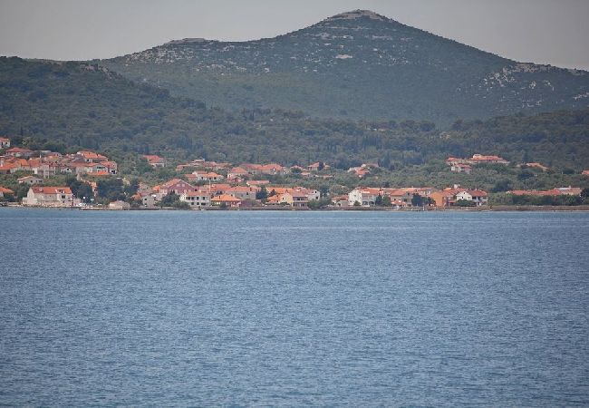 Апартаменты на Poljana - Квартира для отдыха в Поляне с видом на море, террасой, кондиционером, Wi-Fi (3617-5) Апартаменты на Poljana - Квартира для отдыха в Поляне с видом на море, террасой, кондиционером, Wi-Fi (3617-5)