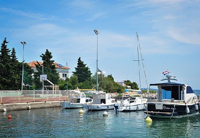 Апартаменты на Poljana - Квартира для отдыха в Поляне с видом на море, террасой, кондиционером, Wi-Fi (3617-5) Апартаменты на Poljana - Квартира для отдыха в Поляне с видом на море, террасой, кондиционером, Wi-Fi (3617-5)