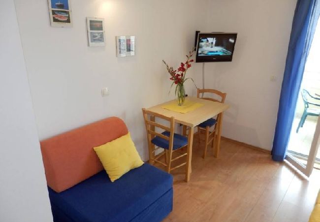 Квартира-студия на Duce - Studioapartment in Duće mit Meerblick, Balkon, Klimaanlage, W-LAN (4173-2) Квартира-студия на Duce - Studioapartment in Duće mit Meerblick, Balkon, Klimaanlage, W-LAN (4173-2)