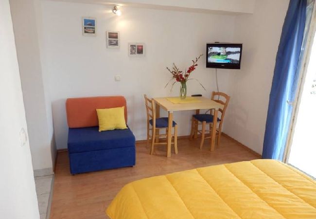 Квартира-студия на Duce - Studioapartment in Duće mit Meerblick, Balkon, Klimaanlage, W-LAN (4173-2) Квартира-студия на Duce - Studioapartment in Duće mit Meerblick, Balkon, Klimaanlage, W-LAN (4173-2)