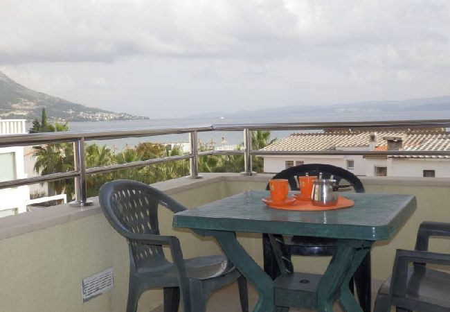 Апартаменты на Duce - Ferienwohnung in Duće mit Meerblick, Terrasse, Klimaanlage, W-LAN (4173-12) Апартаменты на Duce - Ferienwohnung in Duće mit Meerblick, Terrasse, Klimaanlage, W-LAN (4173-12)