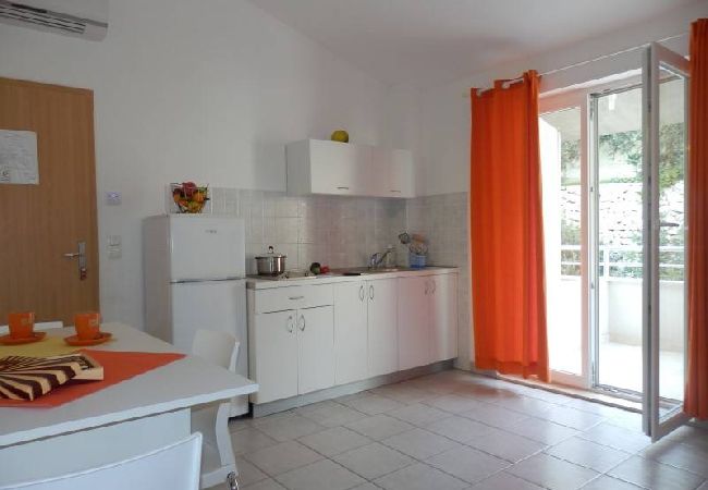 Апартаменты на Duce - Ferienwohnung in Duće mit Meerblick, Terrasse, Klimaanlage, W-LAN (4173-12) Апартаменты на Duce - Ferienwohnung in Duće mit Meerblick, Terrasse, Klimaanlage, W-LAN (4173-12)