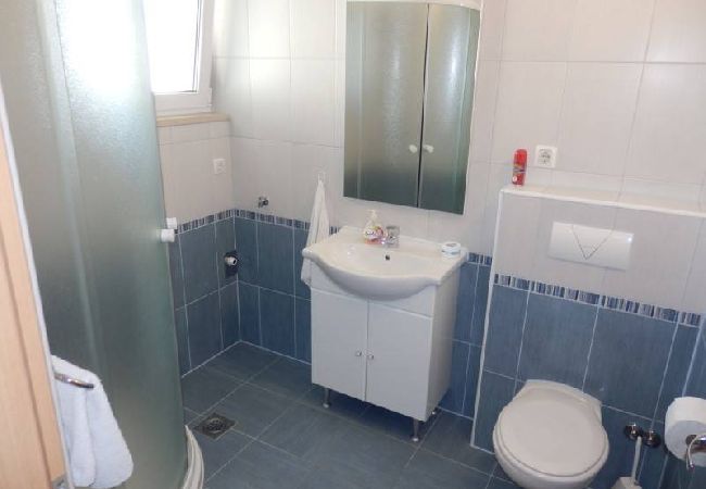 Апартаменты на Duce - Ferienwohnung in Duće mit Meerblick, Terrasse, Klimaanlage, W-LAN (4173-12) Апартаменты на Duce - Ferienwohnung in Duće mit Meerblick, Terrasse, Klimaanlage, W-LAN (4173-12)