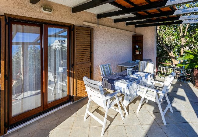 Апартаменты на Rogoznica - Aпартамент в Рогозница c терраса, Спутниковое / кабельное телевидение, WIFI, инвалидности (3338-2) Апартаменты на Rogoznica - Aпартамент в Рогозница c терраса, Спутниковое / кабельное телевидение, WIFI, инвалидности (3338-2)