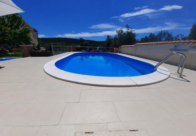 Апартаменты на Kampor - Aпартамент в Кампор c терраса, WIFI (4235-4) Апартаменты на Kampor - Aпартамент в Кампор c терраса, WIFI (4235-4)