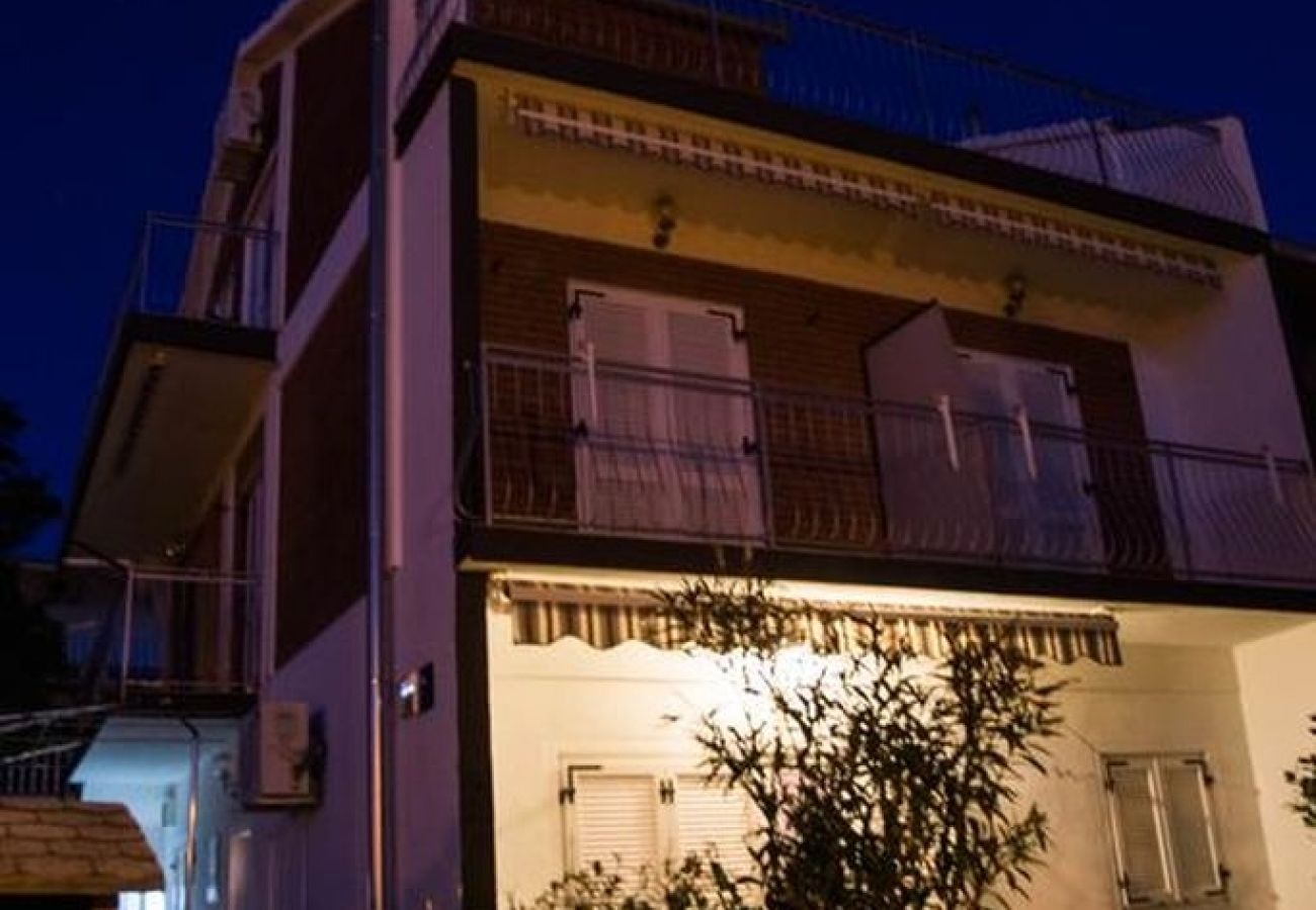 Апартаменты на Vodice - Ferienwohnung in Vodice mit Balkon, Klimaanlage, W-LAN, Waschmaschine (4266-2)