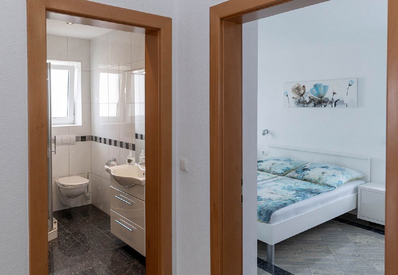 Апартаменты на Crikvenica - Ferienwohnung in Crikvenica mit Meerblick, Terrasse, Klimaanlage, W-LAN (4267-3)