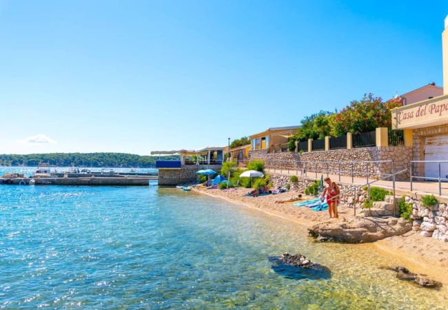 Апартаменты на Rab - Ferienwohnung in Barbat mit Meerblick, Balkon, Klimaanlage (660-5) Апартаменты на Rab - Ferienwohnung in Barbat mit Meerblick, Balkon, Klimaanlage (660-5)