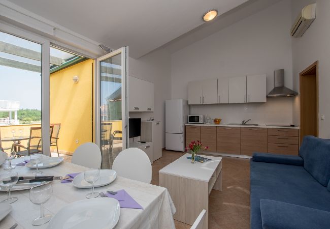 Апартаменты на Savudrija - Apartment in Savudrija with Balcony, Air condition, WIFI, Dishwasher (4264-2) Апартаменты на Savudrija - Apartment in Savudrija with Balcony, Air condition, WIFI, Dishwasher (4264-2)