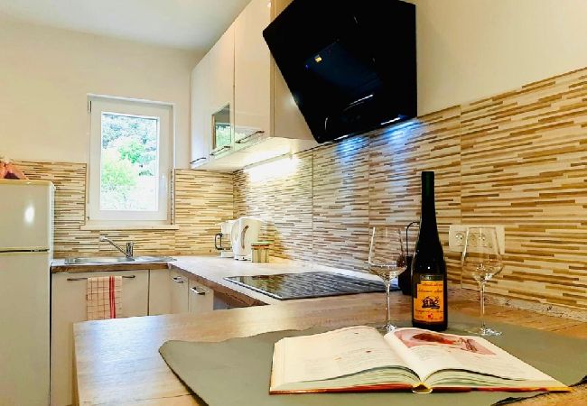 Апартаменты на Supetarska Draga - Aпартамент в Supetarska Draga c Вид на море, балкон, Спутниковое / кабельное телевидение, WIFI (4325-3) Апартаменты на Supetarska Draga - Aпартамент в Supetarska Draga c Вид на море, балкон, Спутниковое / кабельное телевидение, WIFI (4325-3)