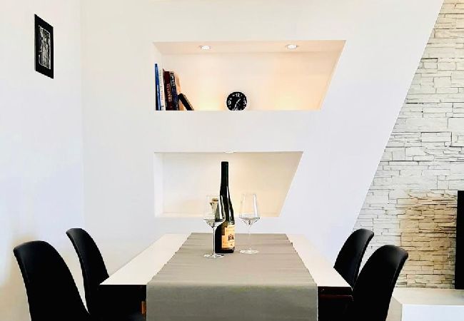 Апартаменты на Supetarska Draga - Aпартамент в Supetarska Draga c Вид на море, балкон, Спутниковое / кабельное телевидение, WIFI (4325-3) Апартаменты на Supetarska Draga - Aпартамент в Supetarska Draga c Вид на море, балкон, Спутниковое / кабельное телевидение, WIFI (4325-3)