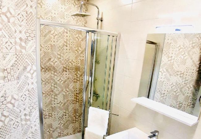 Апартаменты на Supetarska Draga - Aпартамент в Supetarska Draga c Вид на море, балкон, Спутниковое / кабельное телевидение, WIFI (4325-3) Апартаменты на Supetarska Draga - Aпартамент в Supetarska Draga c Вид на море, балкон, Спутниковое / кабельное телевидение, WIFI (4325-3)