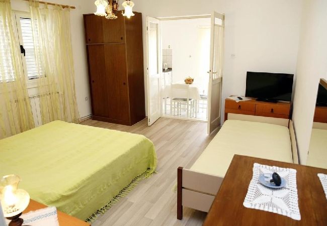 Апартаменты на Vodice - Квартира в Водице с террасой, кондиционером, Wi-Fi,  (4382-2) Апартаменты на Vodice - Квартира в Водице с террасой, кондиционером, Wi-Fi,  (4382-2)