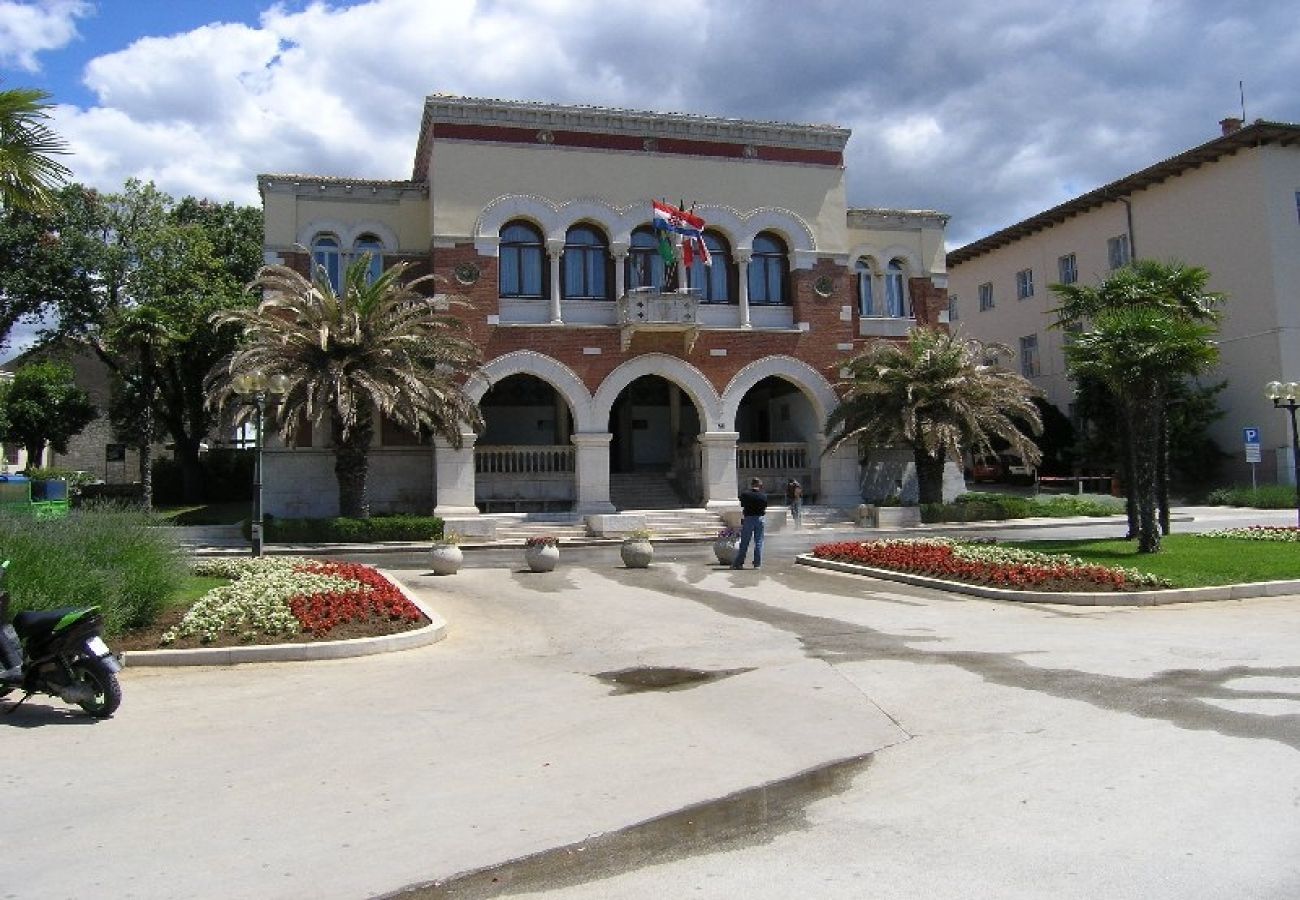 Дом на Porec - Ferienhaus in Poreč mit Terrasse, Klimaanlage, W-LAN, Spülmaschine (4400-6)