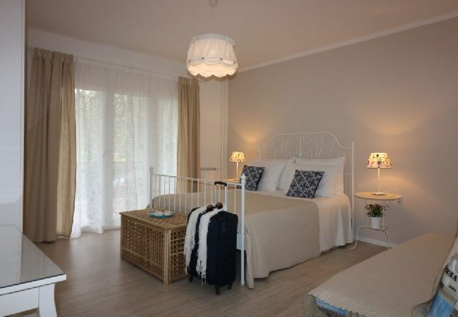 Апартаменты на Porec - Квартира в Порече с террасой, кондиционером, Wi-Fi, посудомоечной машиной (4400-10) Апартаменты на Porec - Квартира в Порече с террасой, кондиционером, Wi-Fi, посудомоечной машиной (4400-10)