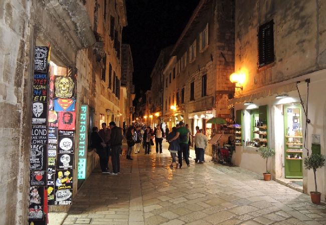 Апартаменты на Porec - Квартира в Порече с террасой, кондиционером, Wi-Fi, посудомоечной машиной (4400-10) Апартаменты на Porec - Квартира в Порече с террасой, кондиционером, Wi-Fi, посудомоечной машиной (4400-10)