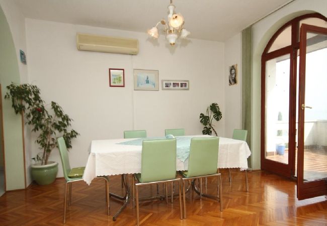 Апартаменты на Kali - Ferienwohnung in Kali mit Meerblick, Terrasse, Klimaanlage, W-LAN (4230-3) Апартаменты на Kali - Ferienwohnung in Kali mit Meerblick, Terrasse, Klimaanlage, W-LAN (4230-3)