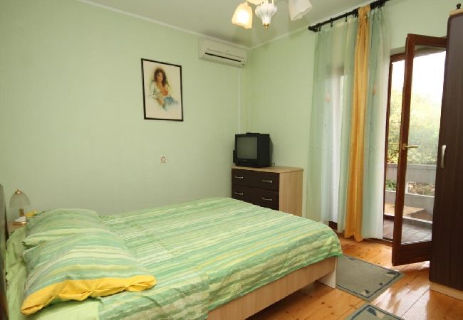 Апартаменты на Kali - Ferienwohnung in Kali mit Meerblick, Terrasse, Klimaanlage, W-LAN (4230-3) Апартаменты на Kali - Ferienwohnung in Kali mit Meerblick, Terrasse, Klimaanlage, W-LAN (4230-3)