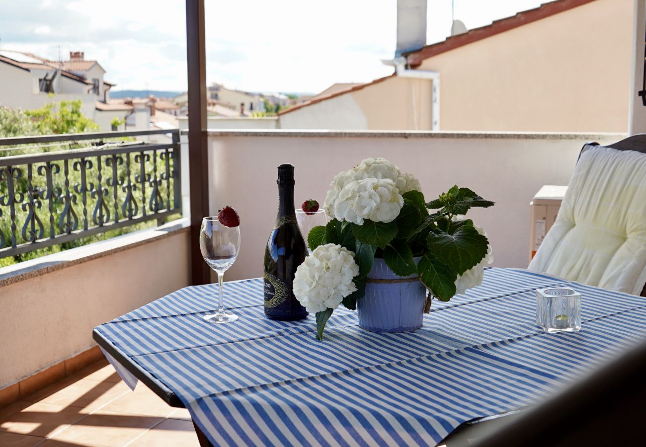 Квартира-студия на Rovinj - Studioapartment in Rovinj mit Terrasse, Klimaanlage, W-LAN, Waschmaschine (3652-2)