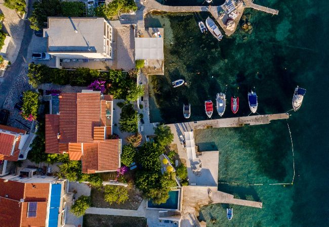 Апартаменты на Supetarska Draga - Aпартамент в Supetarska Draga c Вид на море, балкон, Спутниковое / кабельное телевидение, WIFI (4551-1) Апартаменты на Supetarska Draga - Aпартамент в Supetarska Draga c Вид на море, балкон, Спутниковое / кабельное телевидение, WIFI (4551-1)