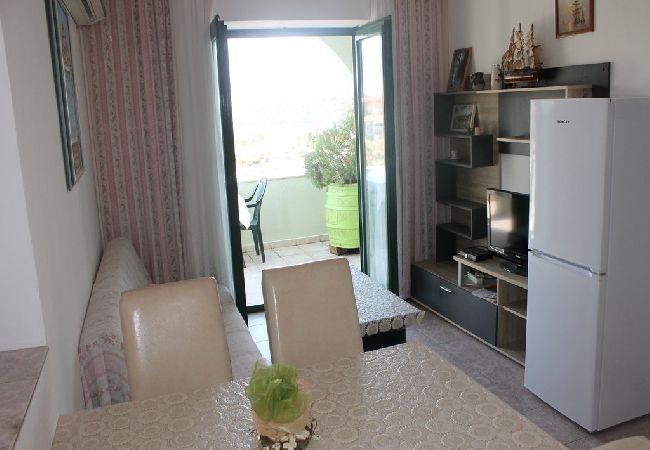 Апартаменты на Kali - Apartment in Kali with Seaview, Balcony, Air condition, WIFI (4566-1) Апартаменты на Kali - Apartment in Kali with Seaview, Balcony, Air condition, WIFI (4566-1)