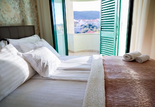 Апартаменты на Kali - Apartment in Kali with Seaview, Balcony, Air condition, WIFI (4566-1) Апартаменты на Kali - Apartment in Kali with Seaview, Balcony, Air condition, WIFI (4566-1)