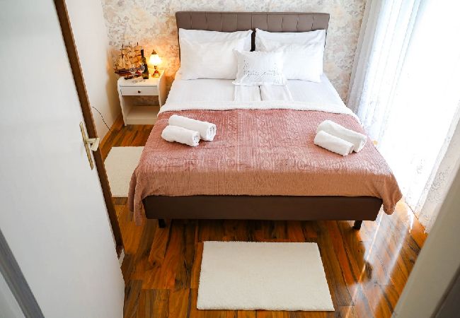 Апартаменты на Kali - Apartment in Kali with Seaview, Balcony, Air condition, WIFI (4566-1) Апартаменты на Kali - Apartment in Kali with Seaview, Balcony, Air condition, WIFI (4566-1)