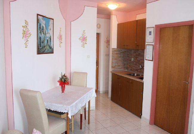 Апартаменты на Kali - Apartment in Kali with Seaview, Balcony, Air condition, WIFI (4566-4) Апартаменты на Kali - Apartment in Kali with Seaview, Balcony, Air condition, WIFI (4566-4)