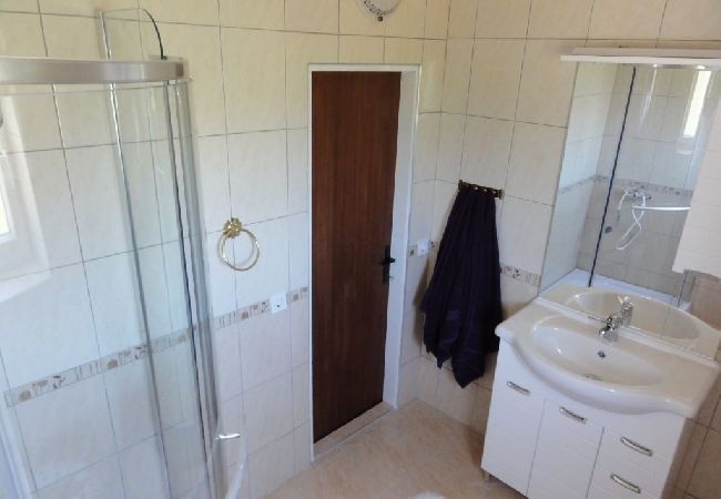 Апартаменты на Kukljica - Aпартамент в Кукљица c Вид на море, терраса, Спутниковое / кабельное телевидение, WIFI (4567-2) Апартаменты на Kukljica - Aпартамент в Кукљица c Вид на море, терраса, Спутниковое / кабельное телевидение, WIFI (4567-2)