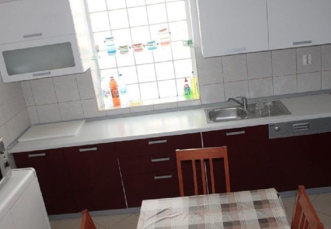 Дом на Preko - Ferienhaus in Preko mit Meerblick, Terrasse, Klimaanlage, W-LAN (4571-1) Дом на Preko - Ferienhaus in Preko mit Meerblick, Terrasse, Klimaanlage, W-LAN (4571-1)