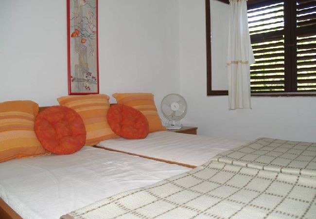 Дом на Kukljica - дом отдыха в Кукљица c Вид на море, терраса, Спутниковое / кабельное телевидение, WIFI (4572-1) Дом на Kukljica - дом отдыха в Кукљица c Вид на море, терраса, Спутниковое / кабельное телевидение, WIFI (4572-1)