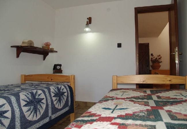 Дом на Kukljica - дом отдыха в Кукљица c Вид на море, терраса, Спутниковое / кабельное телевидение, WIFI (4572-1) Дом на Kukljica - дом отдыха в Кукљица c Вид на море, терраса, Спутниковое / кабельное телевидение, WIFI (4572-1)