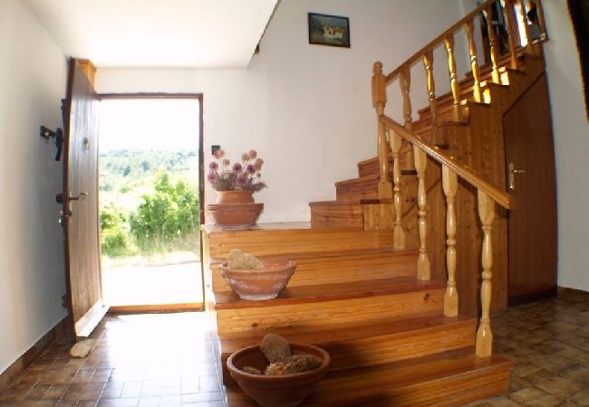 Дом на Kukljica - дом отдыха в Кукљица c Вид на море, терраса, Спутниковое / кабельное телевидение, WIFI (4572-1) Дом на Kukljica - дом отдыха в Кукљица c Вид на море, терраса, Спутниковое / кабельное телевидение, WIFI (4572-1)