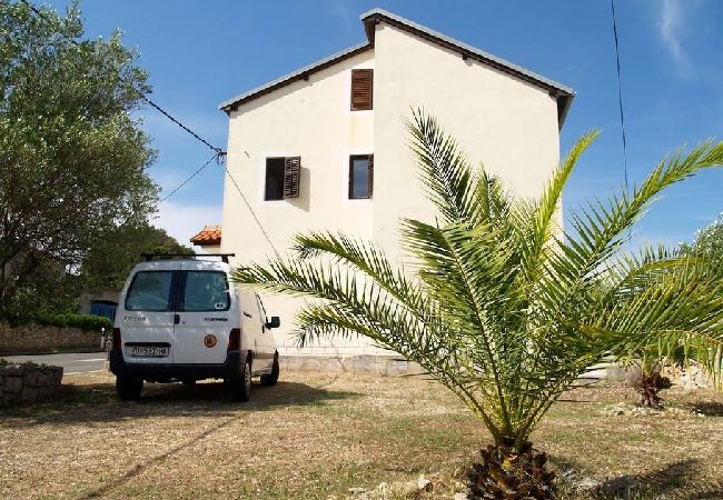 Дом на Kukljica - дом отдыха в Кукљица c Вид на море, терраса, Спутниковое / кабельное телевидение, WIFI (4572-1) Дом на Kukljica - дом отдыха в Кукљица c Вид на море, терраса, Спутниковое / кабельное телевидение, WIFI (4572-1)