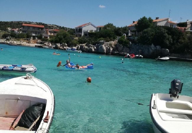 Квартира-студия на Ražanj - студио Апартамент в Ražanj c терраса, Спутниковое / кабельное телевидение, WIFI (4597-1) Квартира-студия на Ražanj - студио Апартамент в Ražanj c терраса, Спутниковое / кабельное телевидение, WIFI (4597-1)