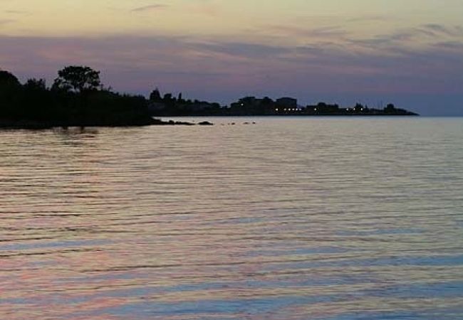 Апартаменты на Nevidane - Aпартамент в Невиђане c Вид на море, терраса, Спутниковое / кабельное телевидение, WIFI (4663-2) Апартаменты на Nevidane - Aпартамент в Невиђане c Вид на море, терраса, Спутниковое / кабельное телевидение, WIFI (4663-2)